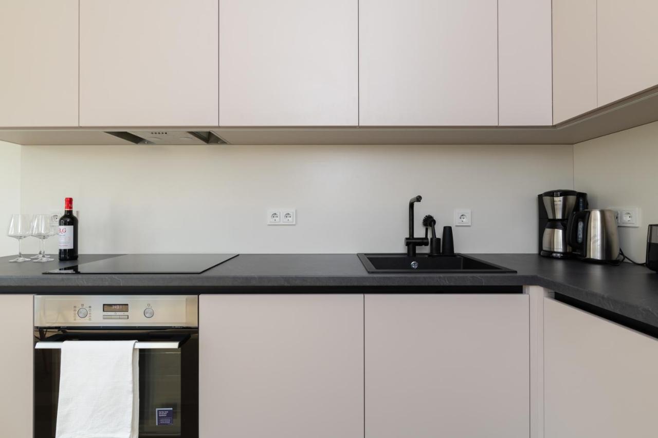 4Bdr Modern And Stylish Apartment Near Kadriorg With Free Parking Tallinn Exterior photo