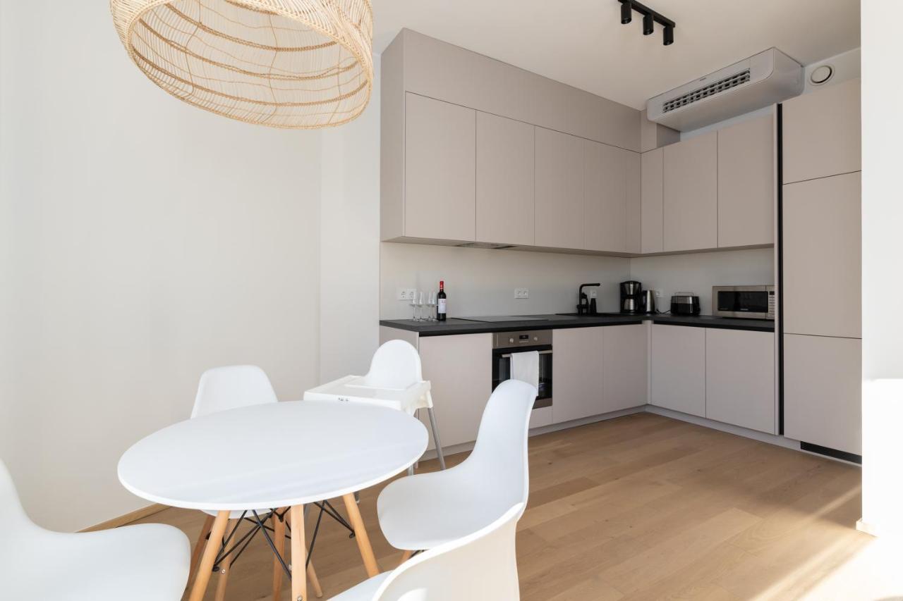 4Bdr Modern And Stylish Apartment Near Kadriorg With Free Parking Tallinn Exterior photo